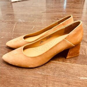 Nisolo Tan Block Heel